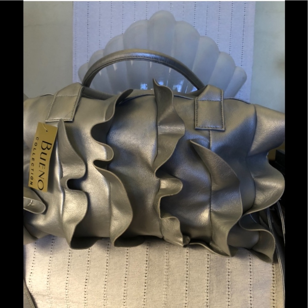 Bueno Silver bag